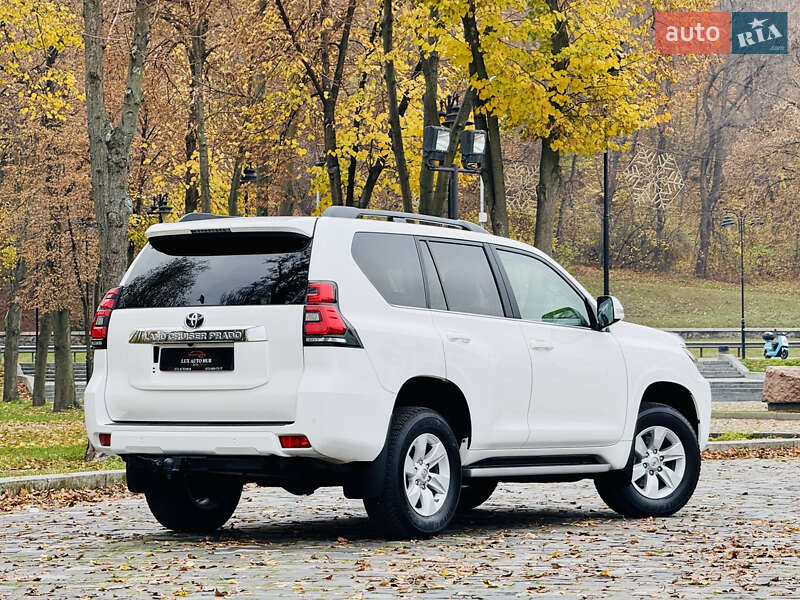 Позашляховик / Кросовер Toyota Land Cruiser Prado 2020 в Києві