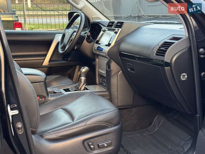 Внедорожник / Кроссовер Toyota Land Cruiser Prado 2019 в Киеве