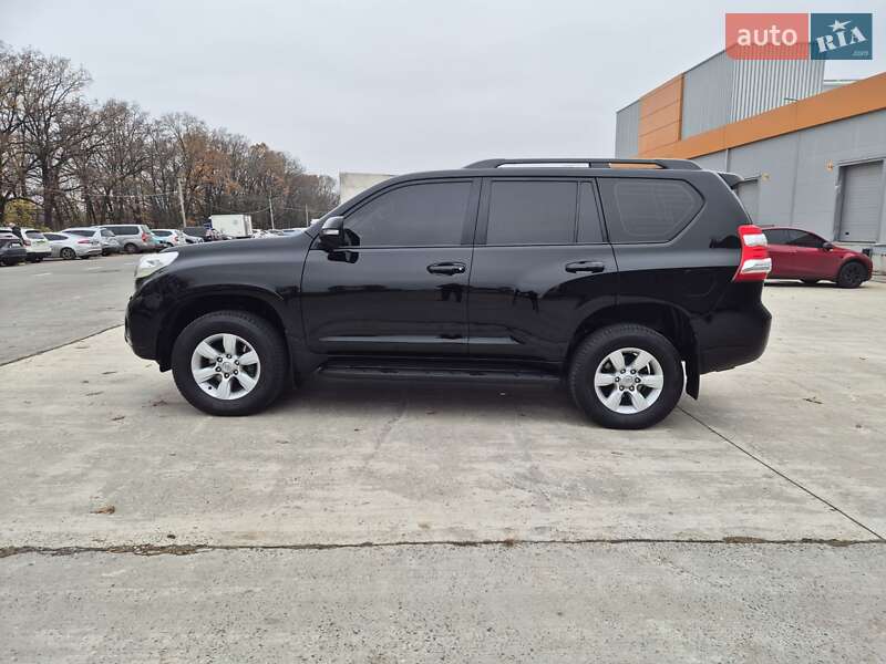Внедорожник / Кроссовер Toyota Land Cruiser Prado 2017 в Киеве фото 14 Внедорожник / Кроссовер Toyota Land Cruiser Prado 2017 в Киеве