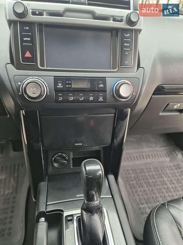 Внедорожник / Кроссовер Toyota Land Cruiser Prado 2017 в Киеве фото 16 Внедорожник / Кроссовер Toyota Land Cruiser Prado 2017 в Киеве