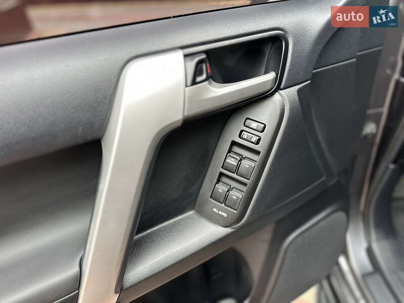 Позашляховик / Кросовер Toyota Land Cruiser Prado 2020 в Вінниці
