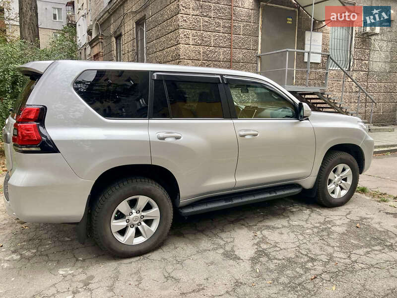 Позашляховик / Кросовер Toyota Land Cruiser Prado 2019 в Дніпрі