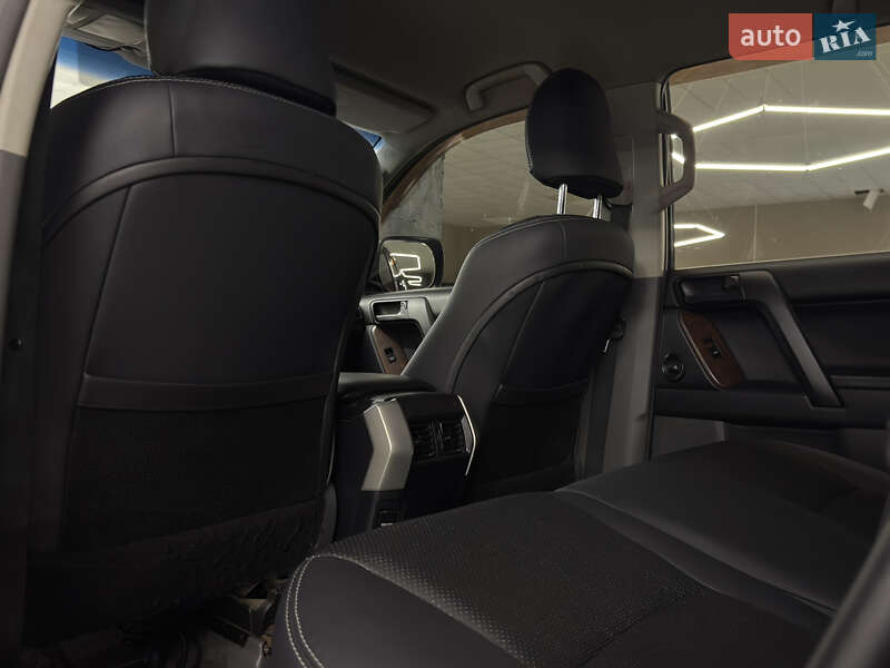 Внедорожник / Кроссовер Toyota Land Cruiser Prado 2010 в Николаеве