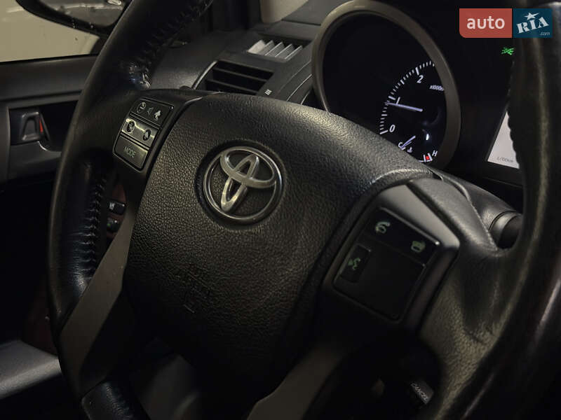 Внедорожник / Кроссовер Toyota Land Cruiser Prado 2010 в Николаеве