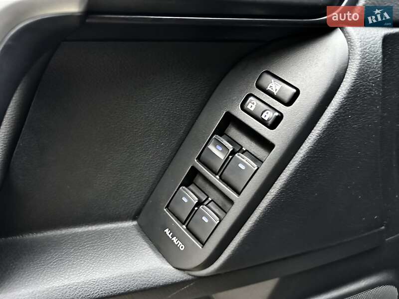 Внедорожник / Кроссовер Toyota Land Cruiser Prado 2019 в Киеве фото 32 Внедорожник / Кроссовер Toyota Land Cruiser Prado 2019 в Киеве