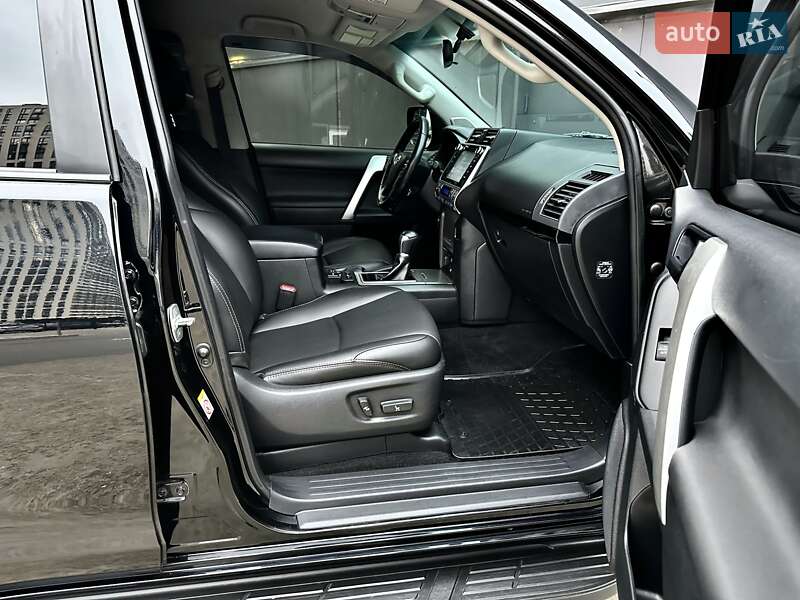 Внедорожник / Кроссовер Toyota Land Cruiser Prado 2019 в Киеве фото 40 Внедорожник / Кроссовер Toyota Land Cruiser Prado 2019 в Киеве