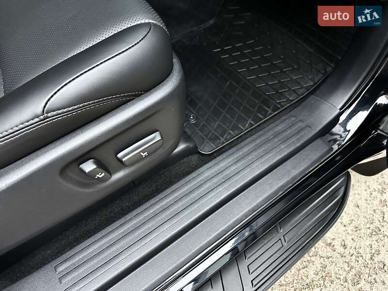 Внедорожник / Кроссовер Toyota Land Cruiser Prado 2019 в Киеве фото 44 Внедорожник / Кроссовер Toyota Land Cruiser Prado 2019 в Киеве