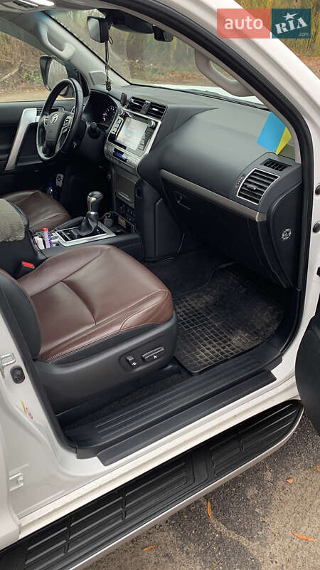 Внедорожник / Кроссовер Toyota Land Cruiser Prado 2019 в Полтаве фото 23 Внедорожник / Кроссовер Toyota Land Cruiser Prado 2019 в Полтаве