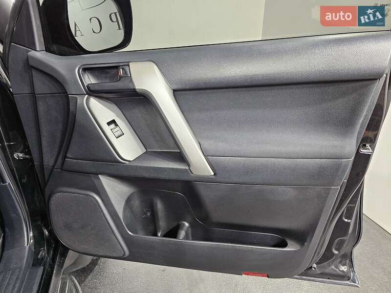 Позашляховик / Кросовер Toyota Land Cruiser Prado 2019 в Києві