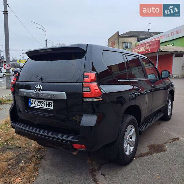 Внедорожник / Кроссовер Toyota Land Cruiser Prado 2018 в Киеве фото 5 Внедорожник / Кроссовер Toyota Land Cruiser Prado 2018 в Киеве