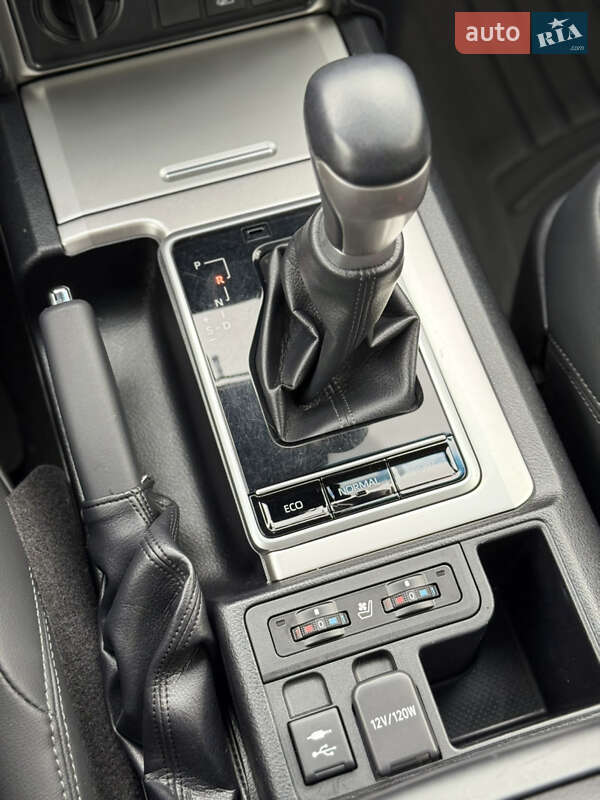 Внедорожник / Кроссовер Toyota Land Cruiser Prado 2019 в Киеве