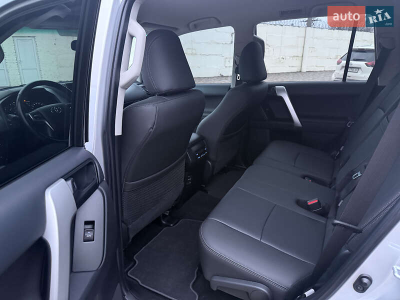 Внедорожник / Кроссовер Toyota Land Cruiser Prado 2021 в Днепре