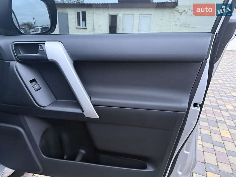 Внедорожник / Кроссовер Toyota Land Cruiser Prado 2021 в Днепре