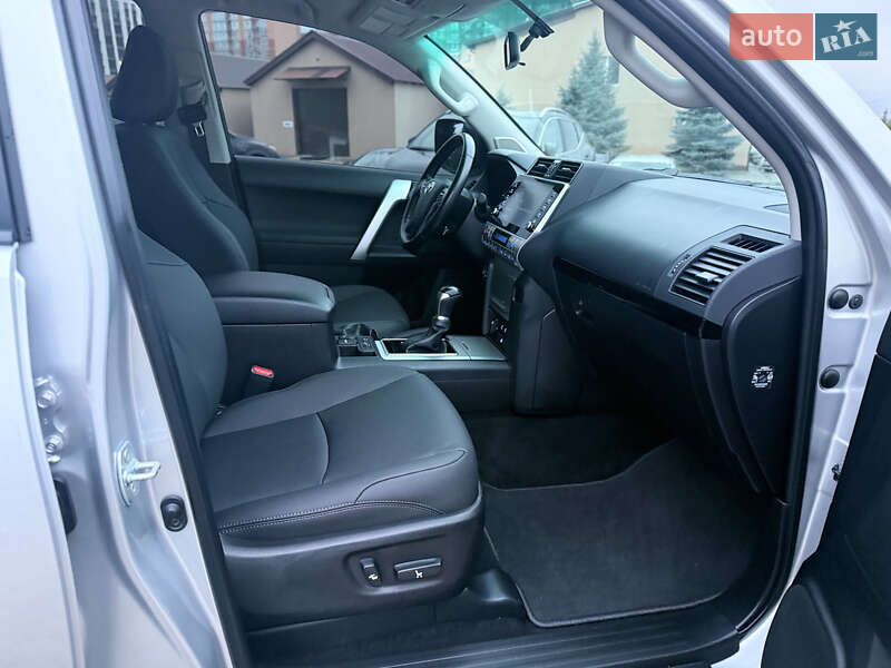 Внедорожник / Кроссовер Toyota Land Cruiser Prado 2021 в Днепре