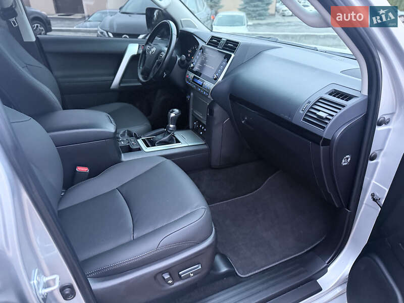 Внедорожник / Кроссовер Toyota Land Cruiser Prado 2021 в Днепре