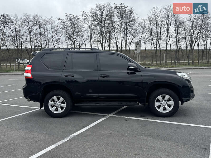 Внедорожник / Кроссовер Toyota Land Cruiser Prado 2017 в Днепре