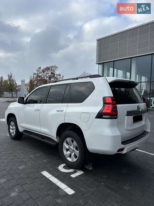 Внедорожник / Кроссовер Toyota Land Cruiser Prado 2018 в Киеве