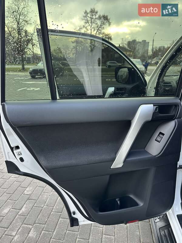 Внедорожник / Кроссовер Toyota Land Cruiser Prado 2018 в Киеве