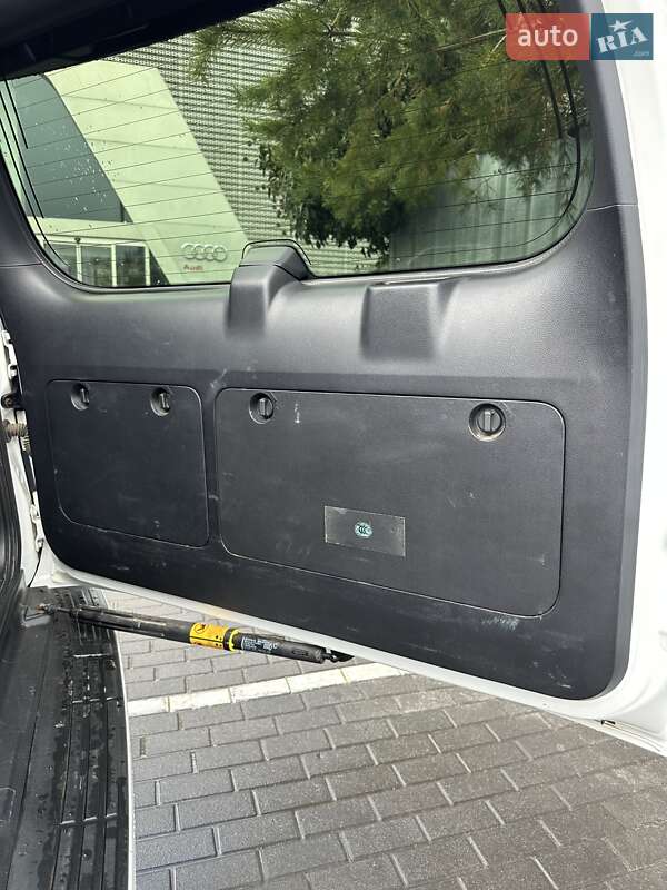 Внедорожник / Кроссовер Toyota Land Cruiser Prado 2018 в Киеве