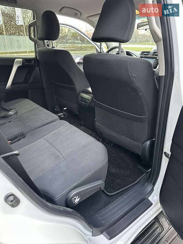 Внедорожник / Кроссовер Toyota Land Cruiser Prado 2018 в Киеве