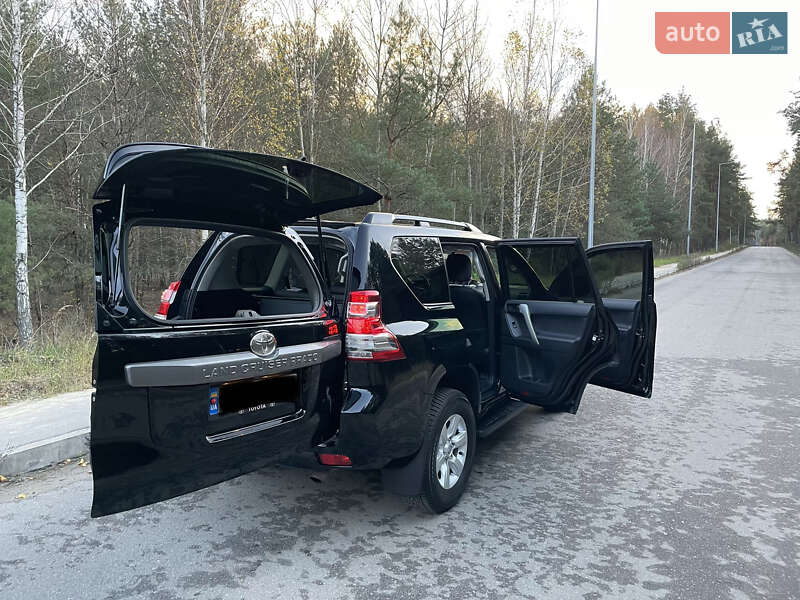 Внедорожник / Кроссовер Toyota Land Cruiser Prado 2017 в Киеве фото 5 Внедорожник / Кроссовер Toyota Land Cruiser Prado 2017 в Киеве