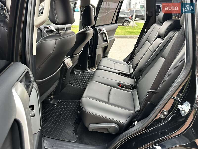Внедорожник / Кроссовер Toyota Land Cruiser Prado 2019 в Киеве фото 40 Внедорожник / Кроссовер Toyota Land Cruiser Prado 2019 в Киеве