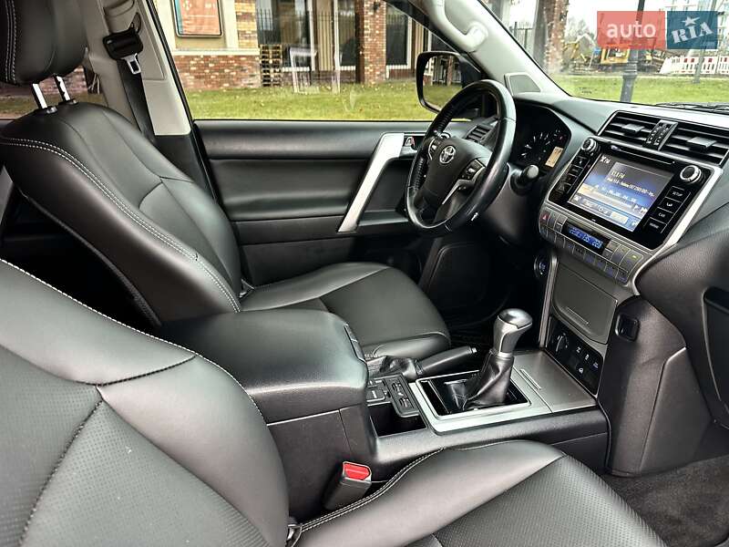 Внедорожник / Кроссовер Toyota Land Cruiser Prado 2019 в Киеве фото 50 Внедорожник / Кроссовер Toyota Land Cruiser Prado 2019 в Киеве