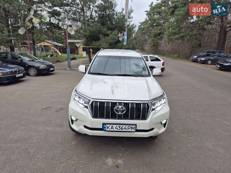 Внедорожник / Кроссовер Toyota Land Cruiser Prado 2018 в Киеве фото 3 Внедорожник / Кроссовер Toyota Land Cruiser Prado 2018 в Киеве