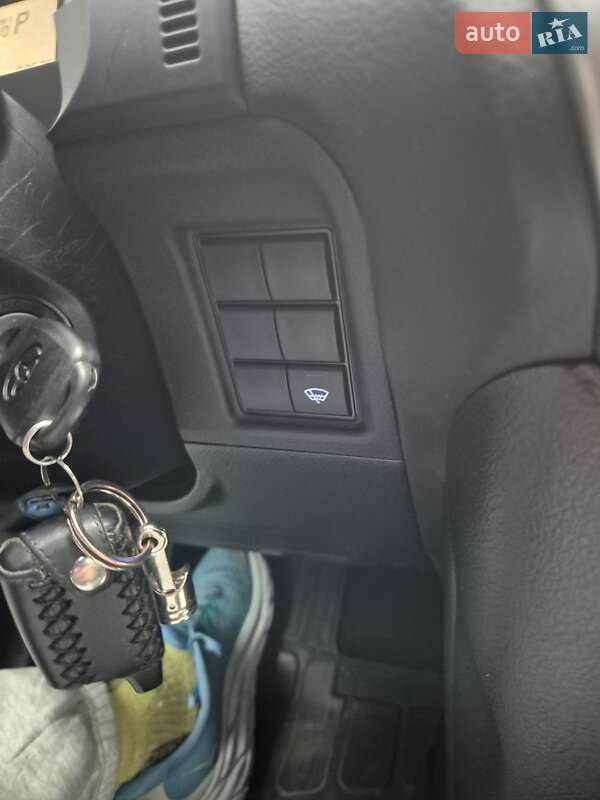 Внедорожник / Кроссовер Toyota Land Cruiser Prado 2018 в Киеве фото 12 Внедорожник / Кроссовер Toyota Land Cruiser Prado 2018 в Киеве