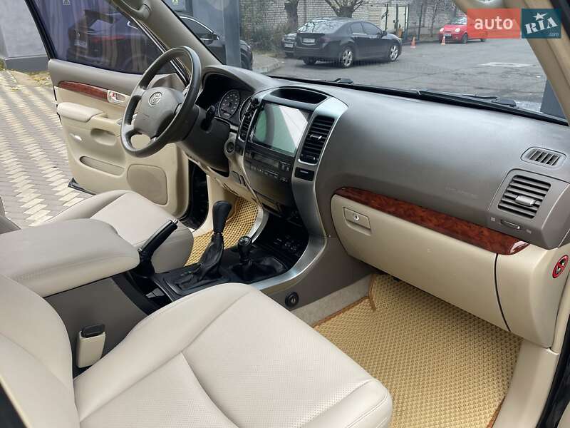 Внедорожник / Кроссовер Toyota Land Cruiser Prado 2007 в Николаеве