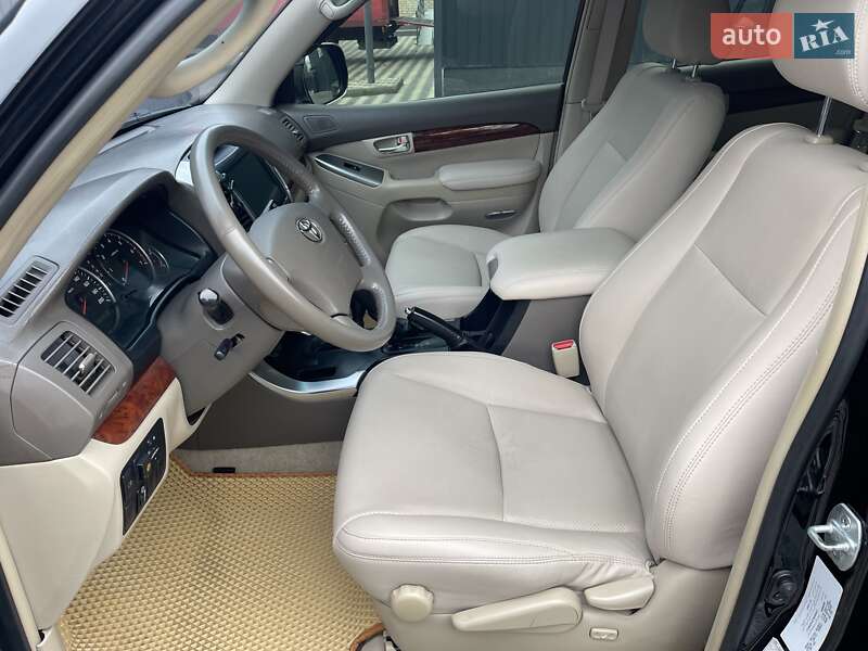 Внедорожник / Кроссовер Toyota Land Cruiser Prado 2007 в Николаеве