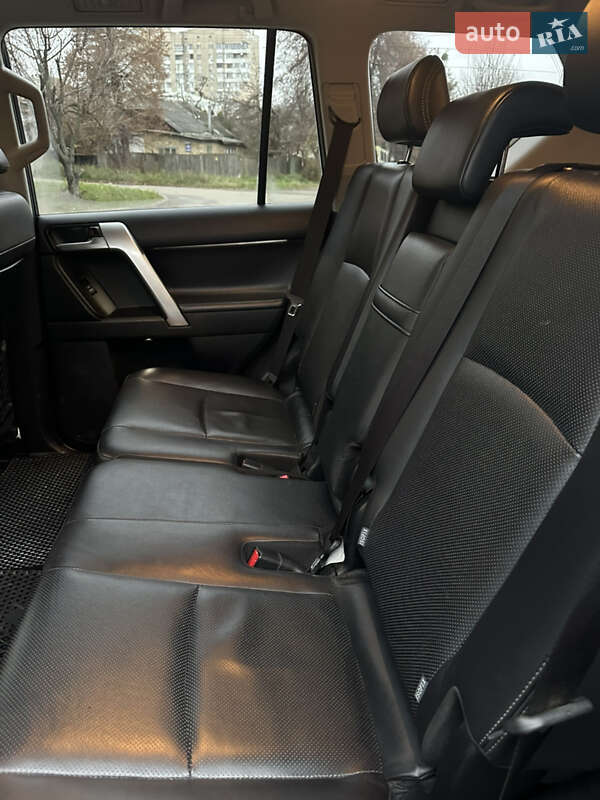 Внедорожник / Кроссовер Toyota Land Cruiser Prado 2019 в Киеве фото 10 Внедорожник / Кроссовер Toyota Land Cruiser Prado 2019 в Киеве