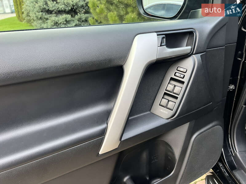 Внедорожник / Кроссовер Toyota Land Cruiser Prado 2020 в Днепре фото 19 Внедорожник / Кроссовер Toyota Land Cruiser Prado 2020 в Днепре