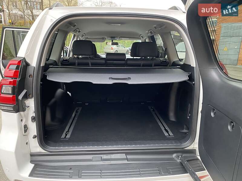 Позашляховик / Кросовер Toyota Land Cruiser Prado 2019 в Києві фото 14 Позашляховик / Кросовер Toyota Land Cruiser Prado 2019 в Києві