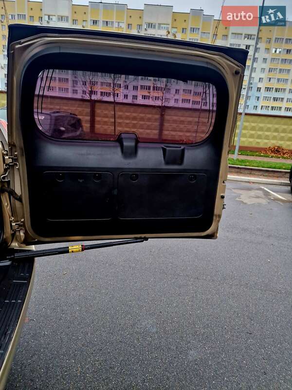 Внедорожник / Кроссовер Toyota Land Cruiser Prado 2012 в Киеве фото 6 Внедорожник / Кроссовер Toyota Land Cruiser Prado 2012 в Киеве