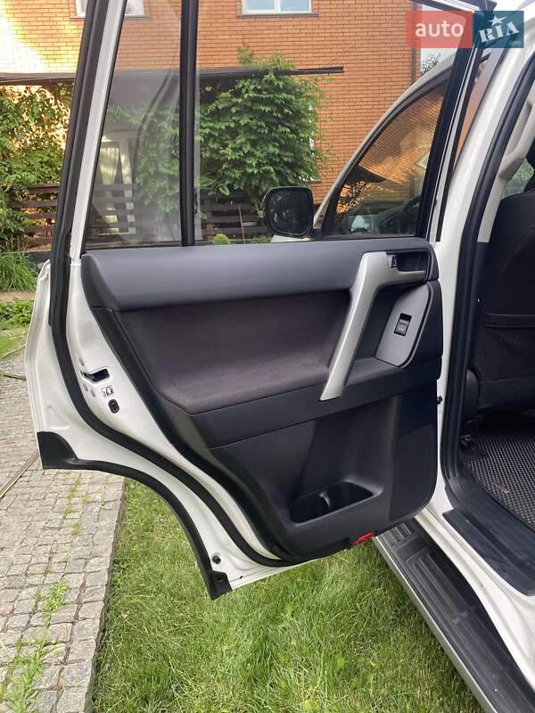 Позашляховик / Кросовер Toyota Land Cruiser Prado 2021 в Києві фото 4 Позашляховик / Кросовер Toyota Land Cruiser Prado 2021 в Києві