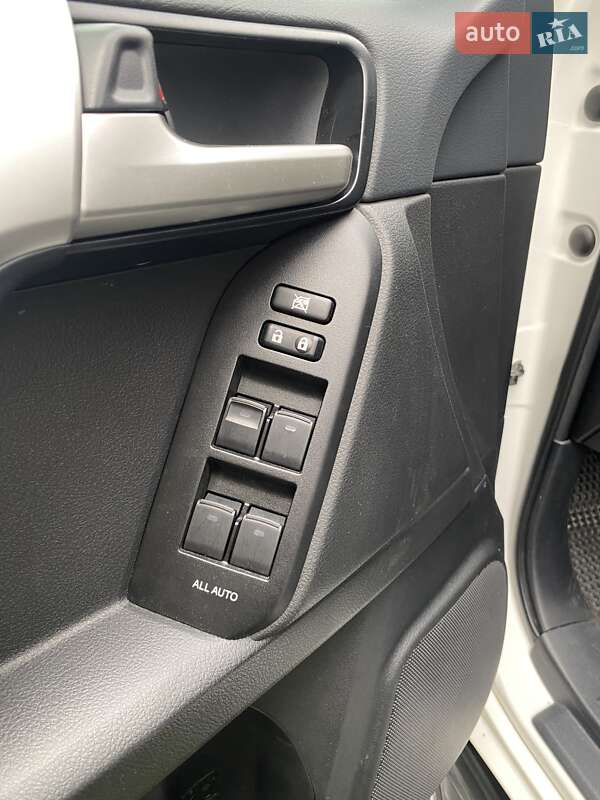 Позашляховик / Кросовер Toyota Land Cruiser Prado 2021 в Києві фото 8 Позашляховик / Кросовер Toyota Land Cruiser Prado 2021 в Києві