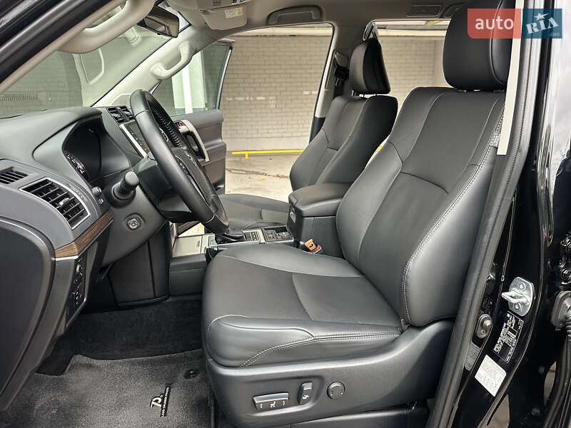 Позашляховик / Кросовер Toyota Land Cruiser Prado 2022 в Києві