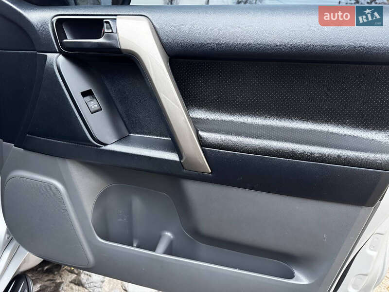 Внедорожник / Кроссовер Toyota Land Cruiser Prado 2010 в Ахтырке