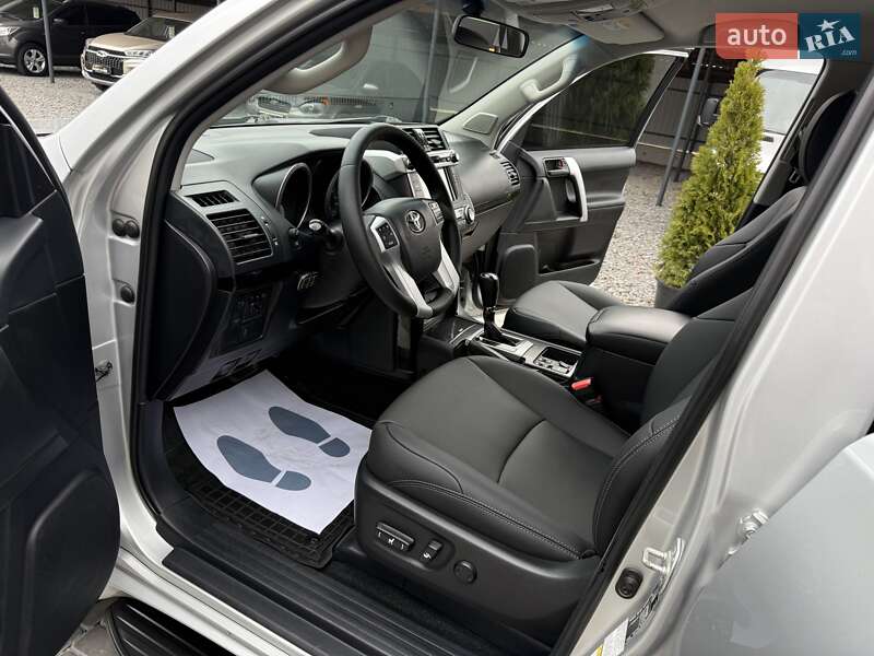 Позашляховик / Кросовер Toyota Land Cruiser Prado 2017 в Вінниці