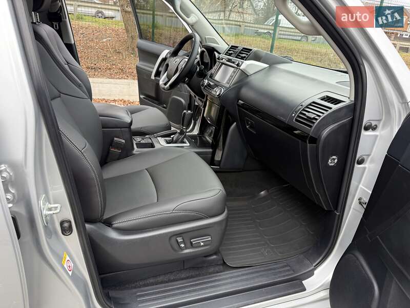 Позашляховик / Кросовер Toyota Land Cruiser Prado 2017 в Вінниці