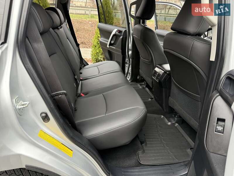 Позашляховик / Кросовер Toyota Land Cruiser Prado 2017 в Вінниці