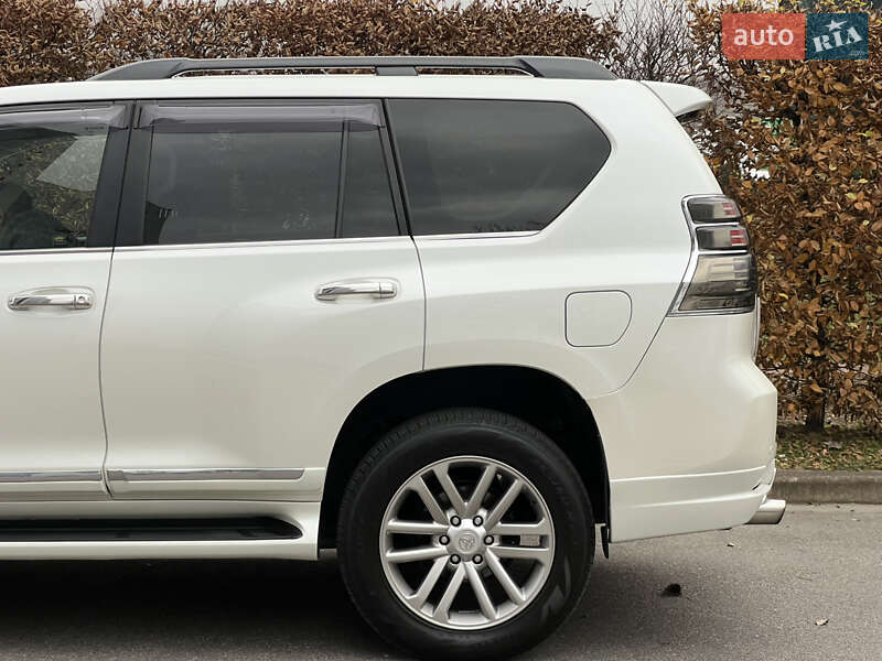 Внедорожник / Кроссовер Toyota Land Cruiser Prado 2010 в Киеве