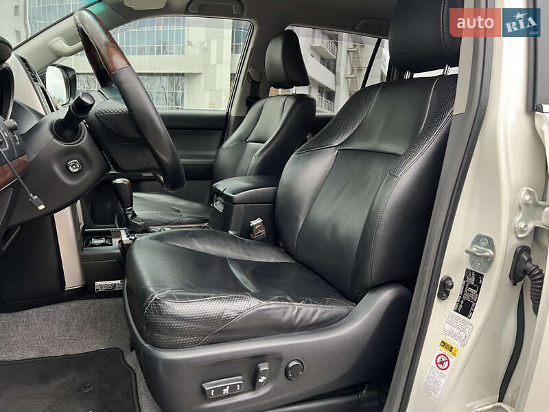 Внедорожник / Кроссовер Toyota Land Cruiser Prado 2010 в Киеве