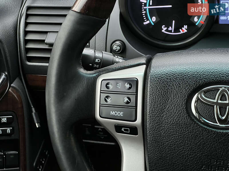 Внедорожник / Кроссовер Toyota Land Cruiser Prado 2010 в Киеве