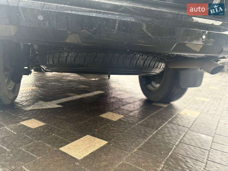 Внедорожник / Кроссовер Toyota Land Cruiser Prado 2023 в Тернополе