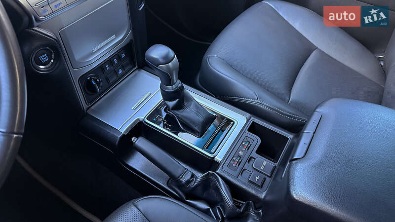 Внедорожник / Кроссовер Toyota Land Cruiser Prado 2023 в Ровно