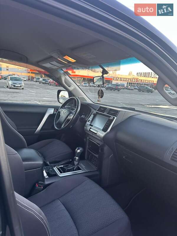 Позашляховик / Кросовер Toyota Land Cruiser Prado 2019 в Ужгороді