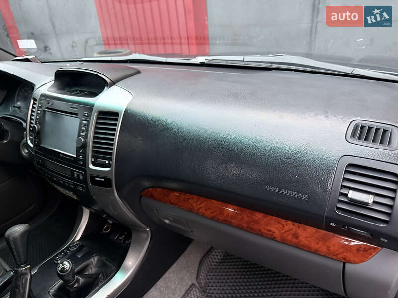 Внедорожник / Кроссовер Toyota Land Cruiser Prado 2007 в Ладыжине