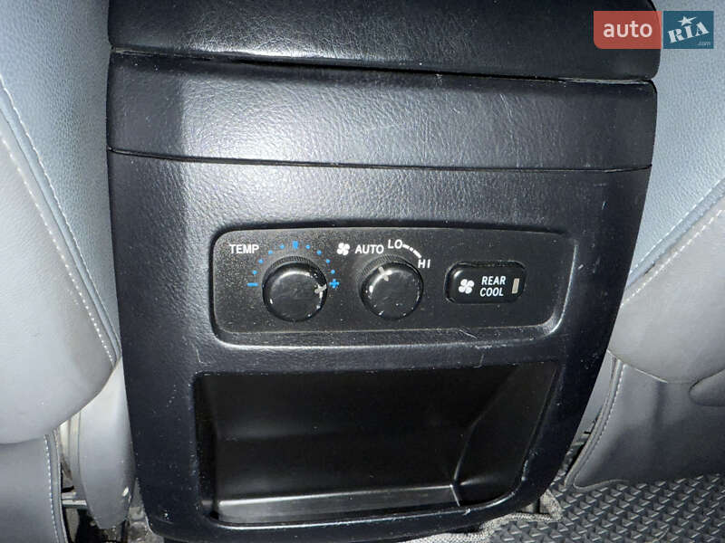 Внедорожник / Кроссовер Toyota Land Cruiser Prado 2007 в Ладыжине